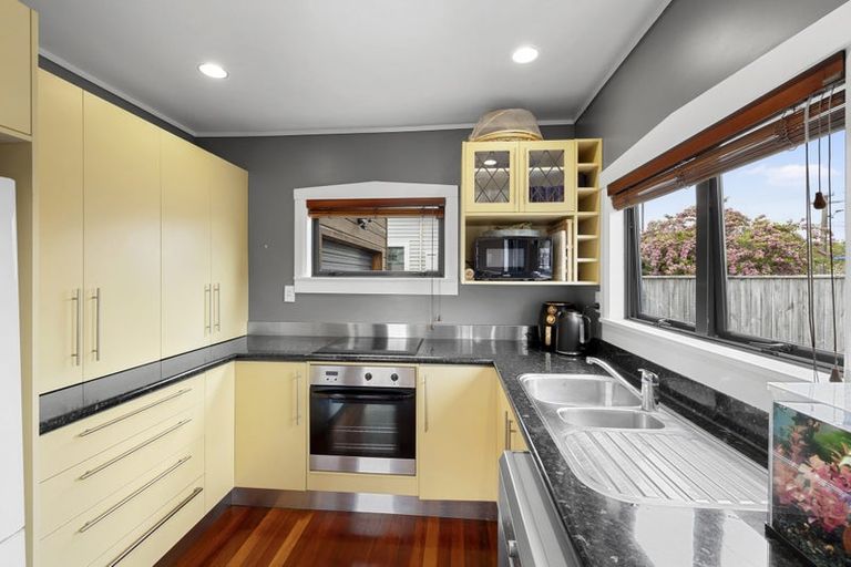 Photo of property in 51 Upjohn Street, Brooklands, New Plymouth, 4310