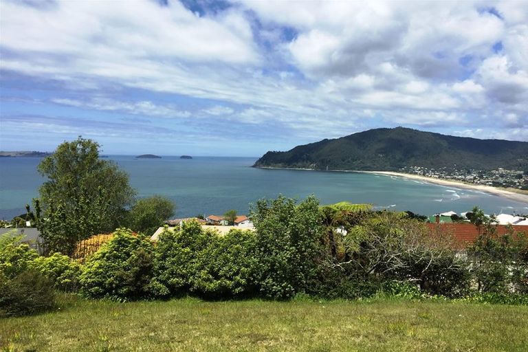 Photo of property in 10 Tirinui Crescent, Tairua, 3508