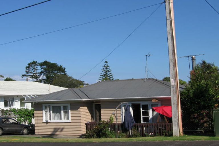 Photo of property in 27 Tane Street, New Lynn, Auckland, 0600