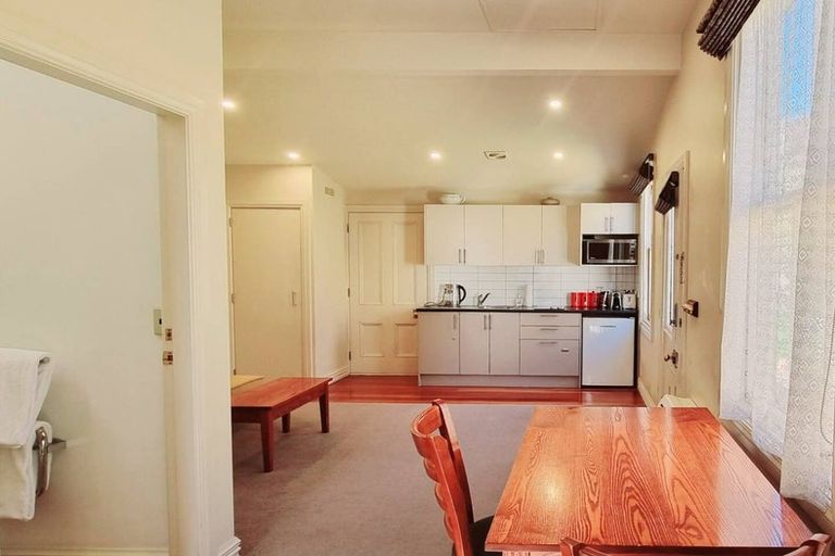 Photo of property in 5 Tonks Grove, Te Aro, Wellington, 6011