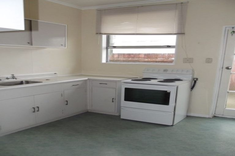 Photo of property in 2/4 Rodney Street, Waiwhetu, Lower Hutt, 5010