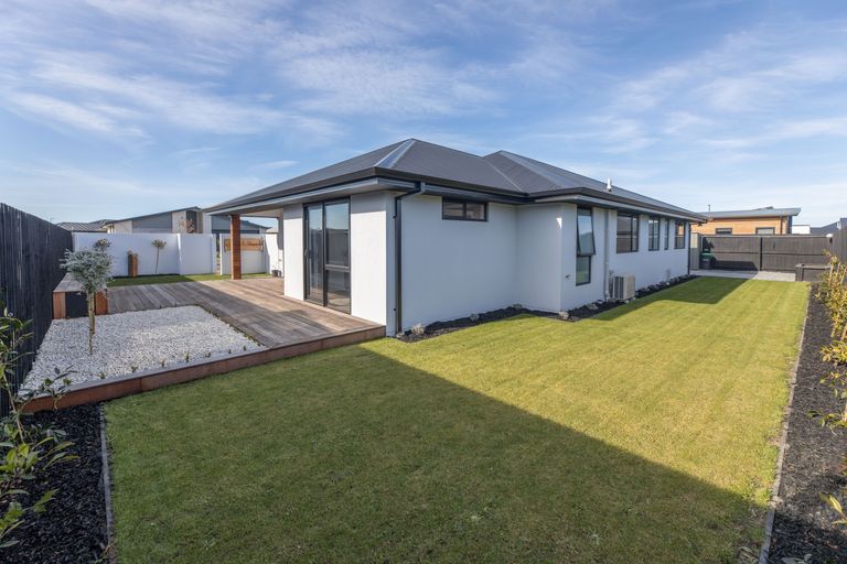 Photo of property in 12 Wandle Street, Marshland, Christchurch, 8083