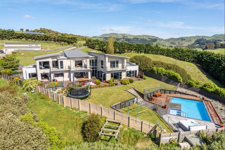 Photo of property in 75b Paremata Haywards Road, Pauatahanui, Porirua, 5381