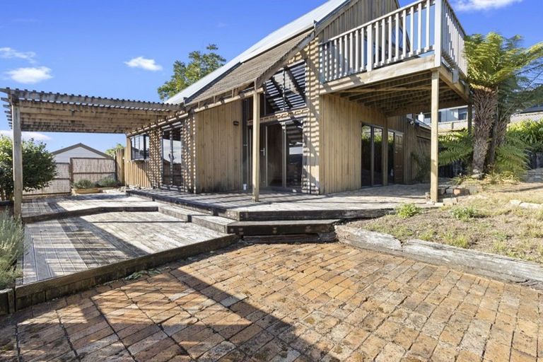 Photo of property in 10a Burn-murdoch Street, St Andrews, Hamilton, 3200