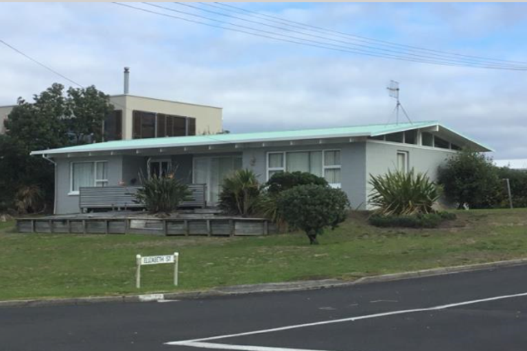 Photo of property in 22 Shaw Road, Waihi Beach, 3611