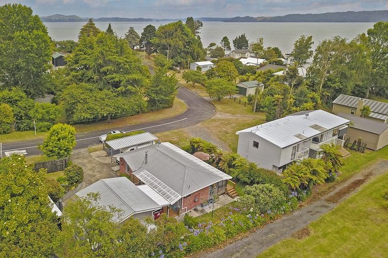 Photo of property in 2 Emery Road, Rotoiti Forest, Rotorua, 3074