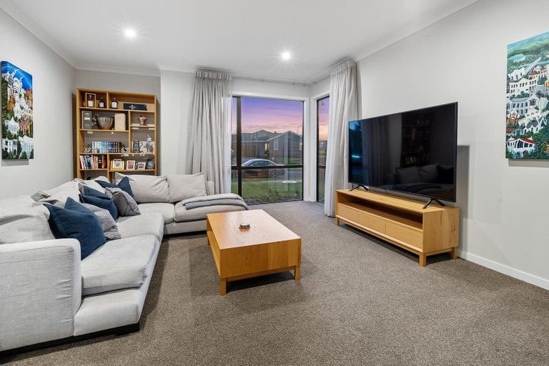 Photo of property in 33 Pohutukawa Parade, Riverhead, 0820