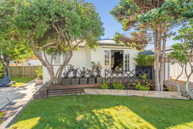 Photo of property in 8 Tui Grove, Elderslea, Upper Hutt, 5018