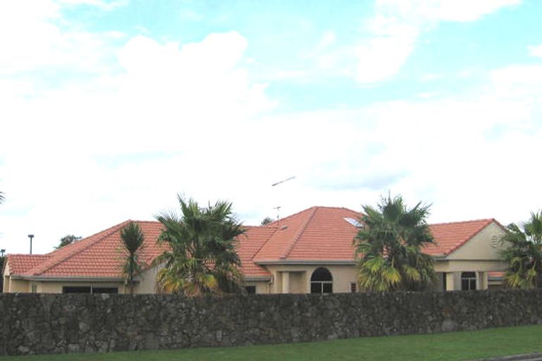 Photo of property in 9 Burgundy Park Avenue, Henderson, Auckland, 0612