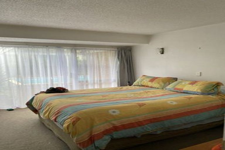 Photo of property in 22 Hedge Row, Sunnyhills, Auckland, 2010