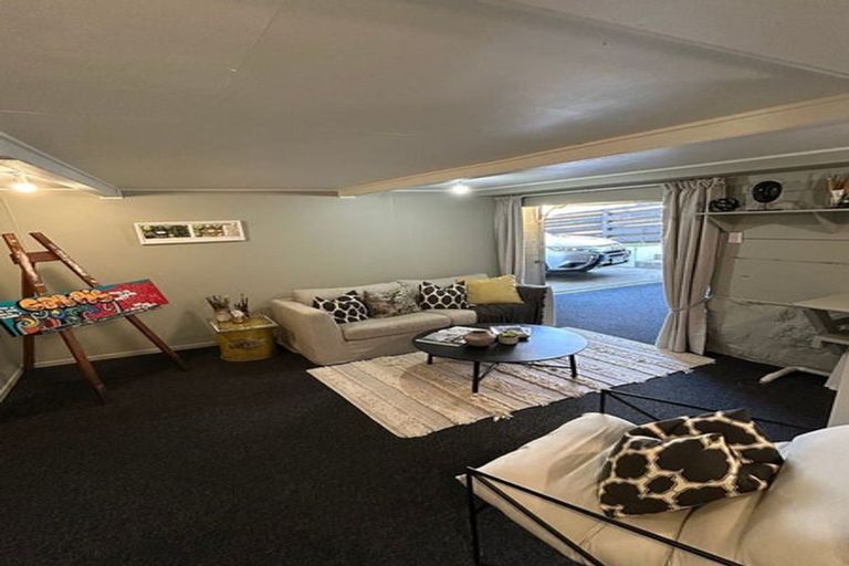 Photo of property in 24 Warwick Place, Brookfield, Tauranga, 3110