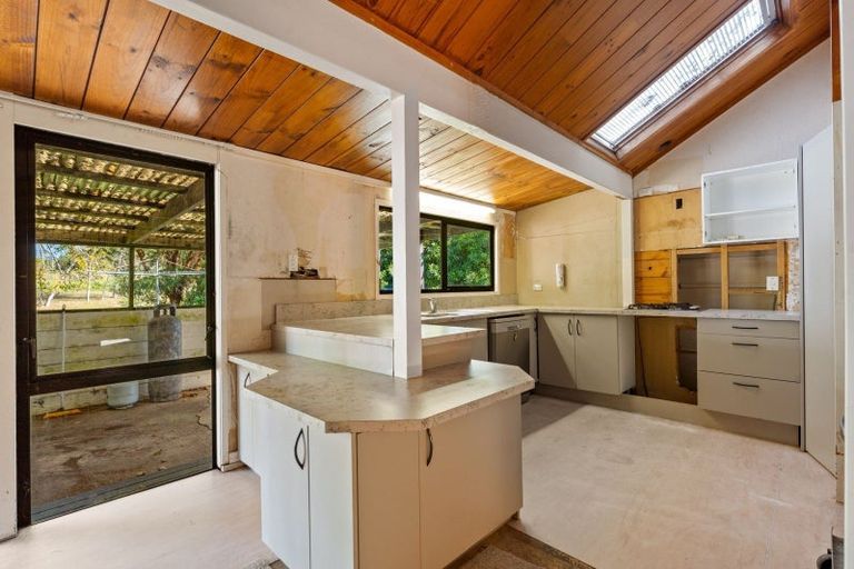 Photo of property in 200 Awa Road, Kumeu, 0891