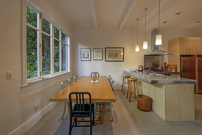 Photo of property in 69 Austin Street, Mount Victoria, Wellington, 6011