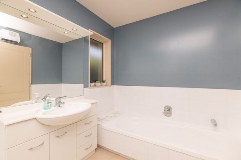 Photo of property in 10 Harrys Way, Redwood, Christchurch, 8051