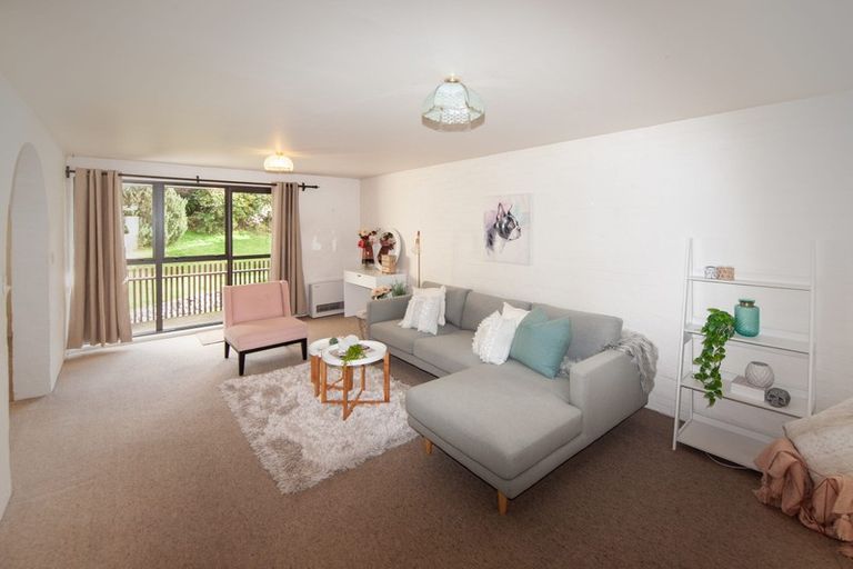 Photo of property in 141h Churton Drive, Churton Park, Wellington, 6037