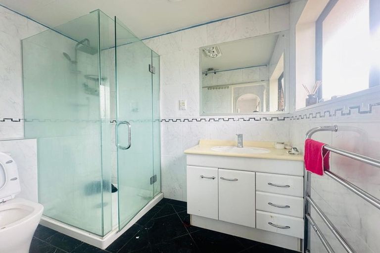 Photo of property in 3 Paulownia Place, Totara Heights, Auckland, 2105