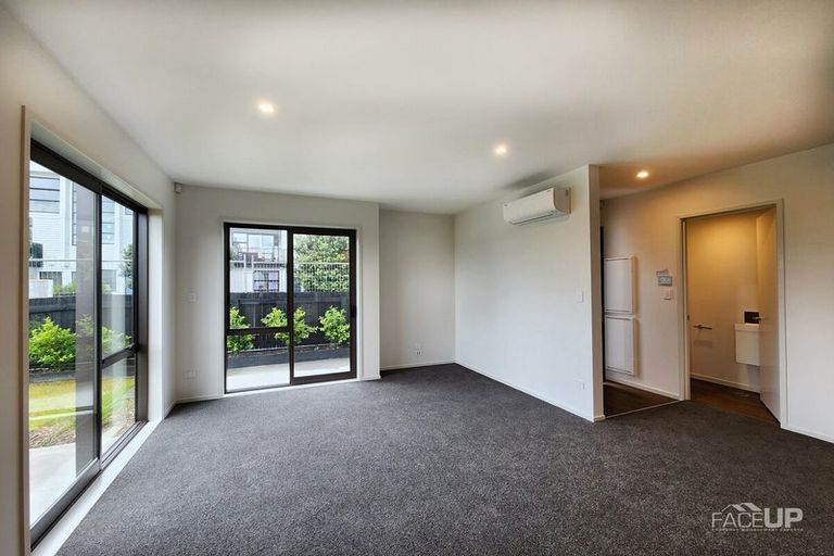 Photo of property in 86 Glidepath Road, Hobsonville, Auckland, 0616
