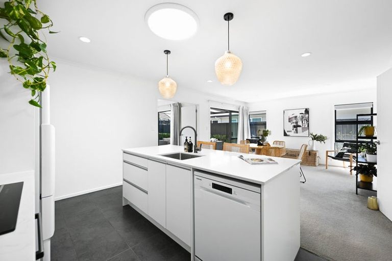 Photo of property in 1 Hebe Crescent, Papamoa Beach, Papamoa, 3118