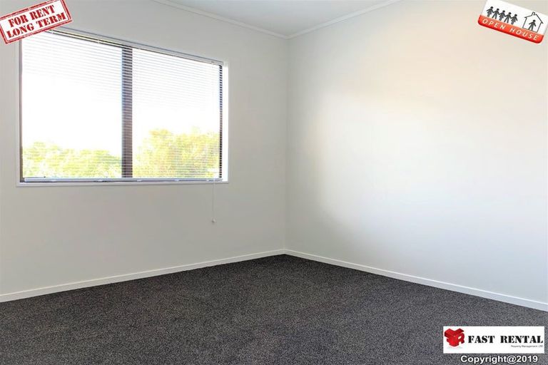 Photo of property in 16 Arde Place, Massey, Auckland, 0614
