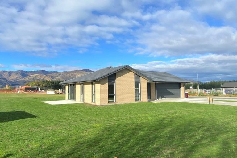 Photo of property in 33 Timsfield Drive, Lake Hawea, Wanaka, 9382