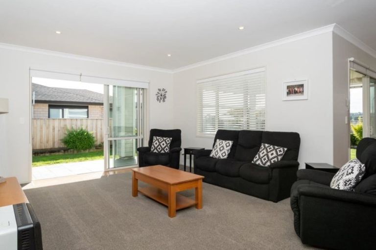 Photo of property in 15 Turpin Road, Riverhead, 0820