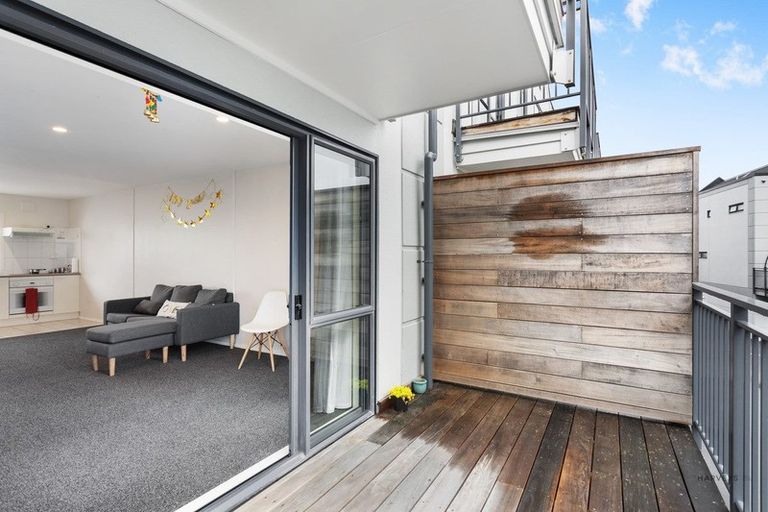 Photo of property in Krisley Court, 15/6 Ambrico Place, New Lynn, Auckland, 0600