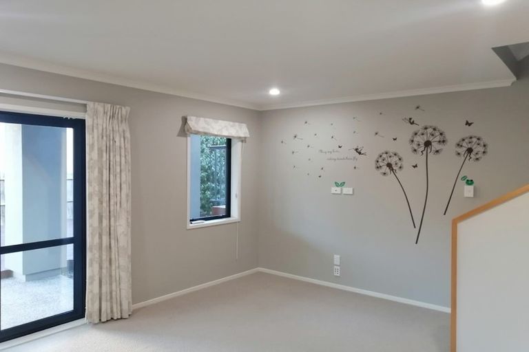 Photo of property in 13 Sonoma Crescent, Oteha, Auckland, 0632