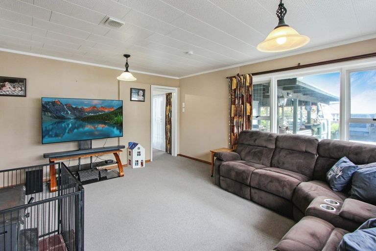 Photo of property in 26 Russell Road, Fairy Springs, Rotorua, 3015