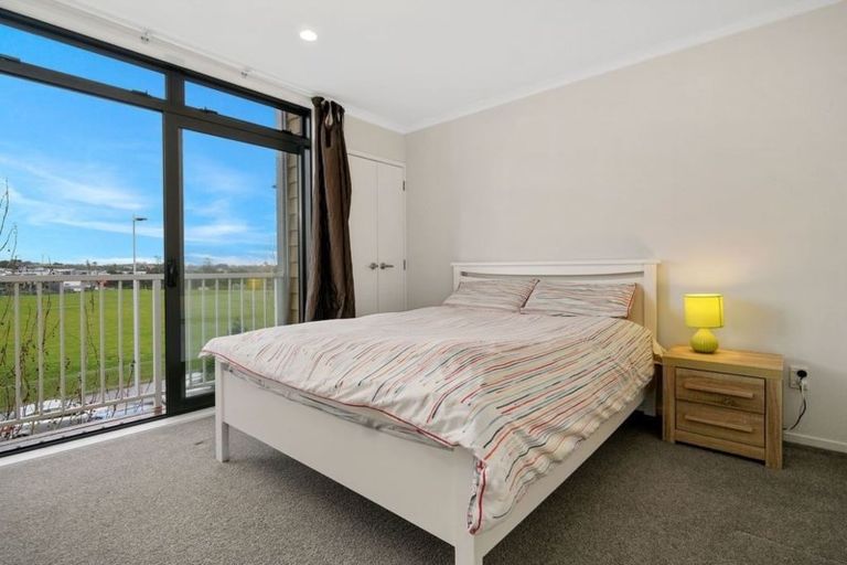Photo of property in 32 Squadron Drive, Hobsonville, Auckland, 0616