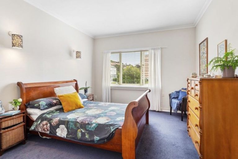 Photo of property in 8 Park Street, Thorndon, Wellington, 6011