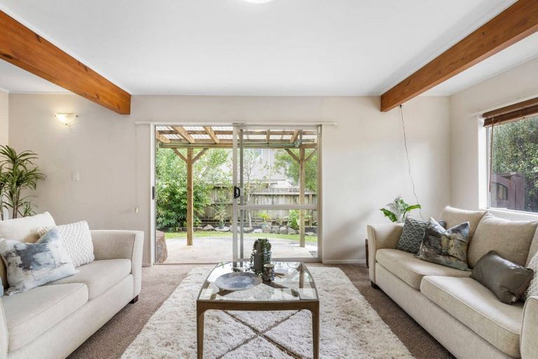 Photo of property in 54 Kohekohe Street, New Lynn, Auckland, 0600