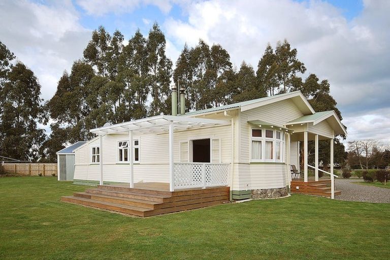 Photo of property in 14 Dalefield Road, Carterton, 5713