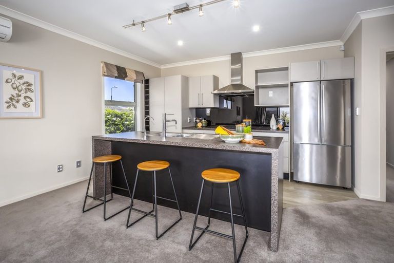 Photo of property in 94 Te Puia Drive, Aotea, Porirua, 5024