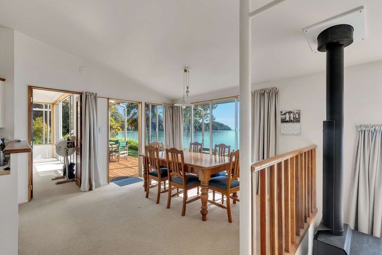 Photo of property in 172 Rangihaeata Road, Rangihaeata, Takaka, 7182