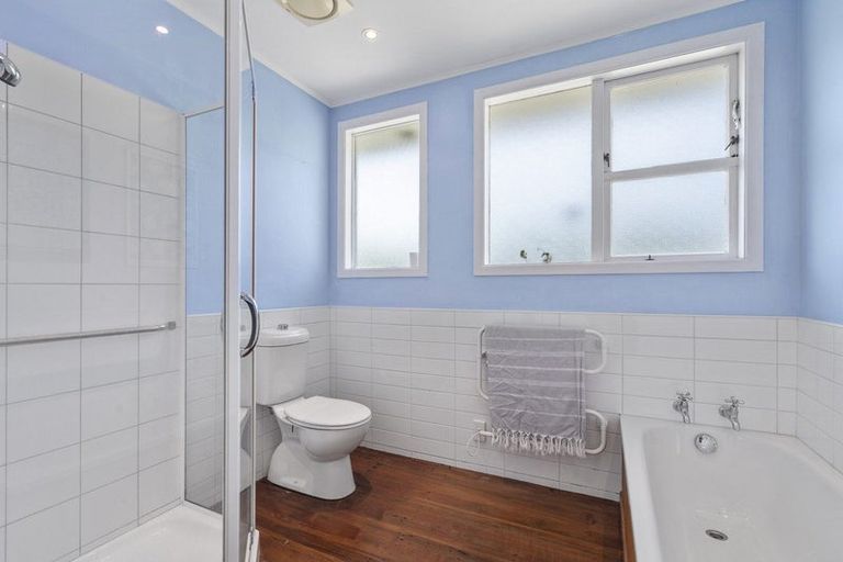 Photo of property in 36 Roys Road, Plimmerton, Porirua, 5026