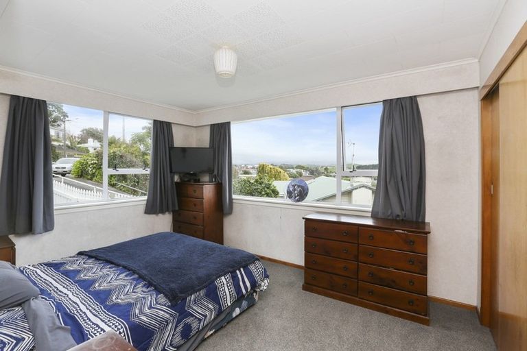 Photo of property in 15 Mount View Place, Spotswood, New Plymouth, 4310