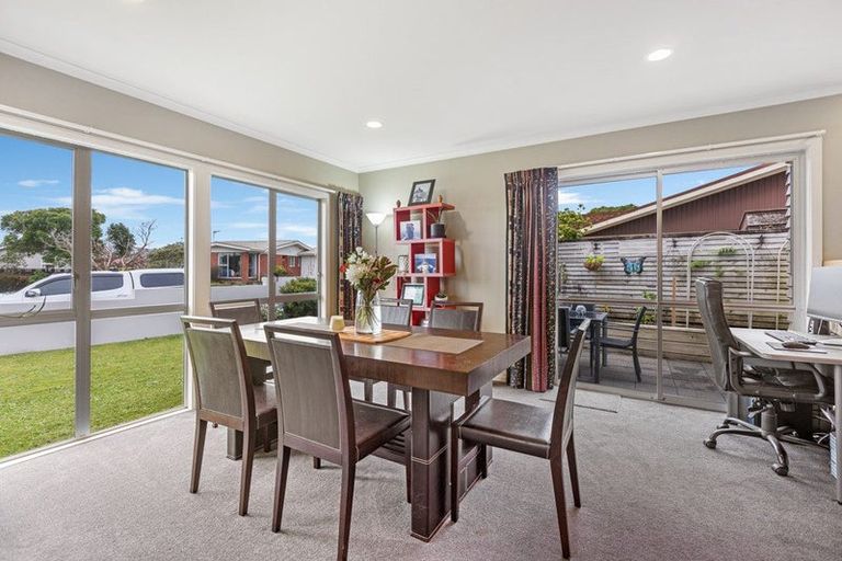 Photo of property in 4 Evelyn Place, Welbourn, New Plymouth, 4310