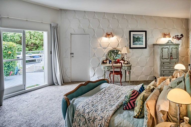 Photo of property in 15 Waitohu Road, York Bay, Lower Hutt, 5013