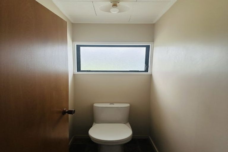 Photo of property in 50 Athena Drive, Totara Vale, Auckland, 0629