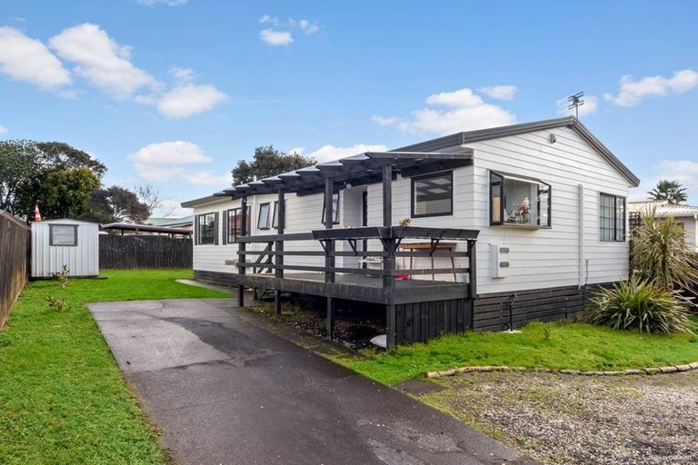 Photo of property in 9 Riserra Drive, Ranui, Auckland, 0612