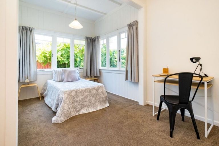 Photo of property in 8 Harvey Road, Bluff Hill, Napier, 4110