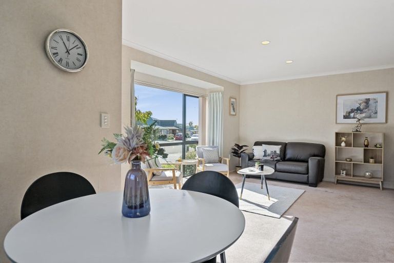 Photo of property in Redwood Village, 26/42 Main Road, Tawa, Wellington, 5028