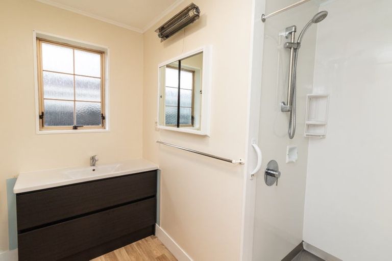 Photo of property in 51c Ludlam Crescent, Woburn, Lower Hutt, 5010