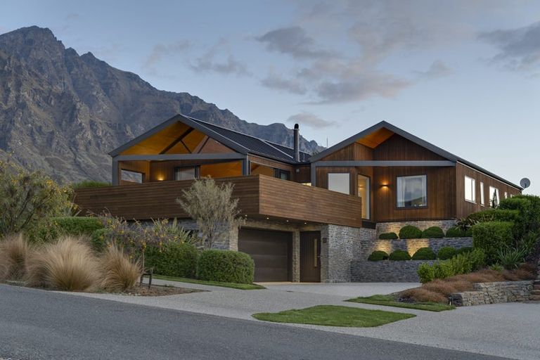 Photo of property in 55 Jacks Point Rise, Jacks Point, Queenstown, 9371