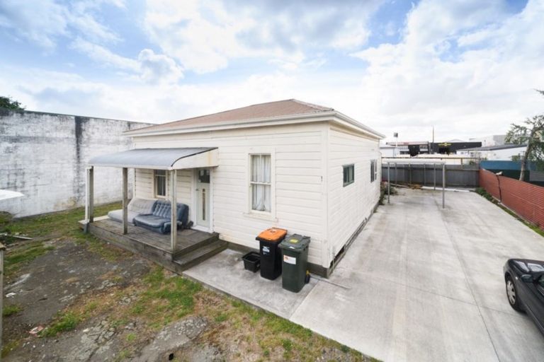 Photo of property in 19 Lombard Street, Palmerston North, 4410