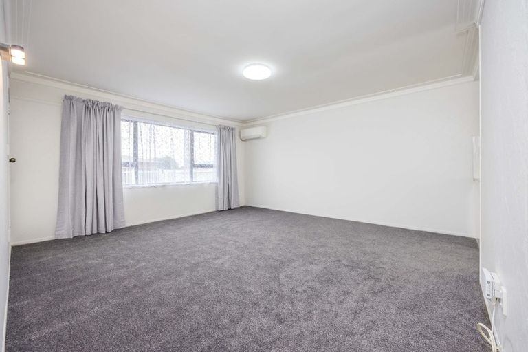 Photo of property in 1 Ranfurly Road, Papatoetoe, Auckland, 2104