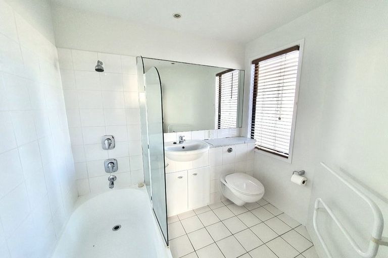 Photo of property in 14/50 Livingstone Street, Westmere, Auckland, 1022
