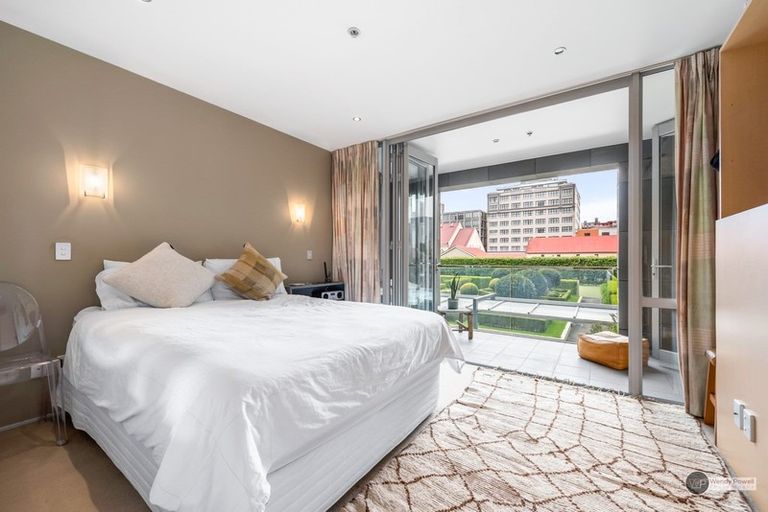 Photo of property in Sanctum Apartment, 10 Ebor Street, Te Aro, Wellington, 6011