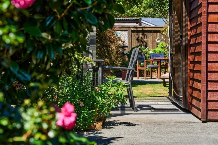 Photo of property in 2/70 Hautana Street, Woburn, Lower Hutt, 5010