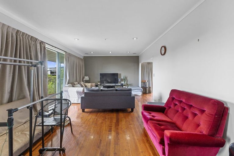 Photo of property in 8 Copperfield Terrace, Mellons Bay, Auckland, 2014